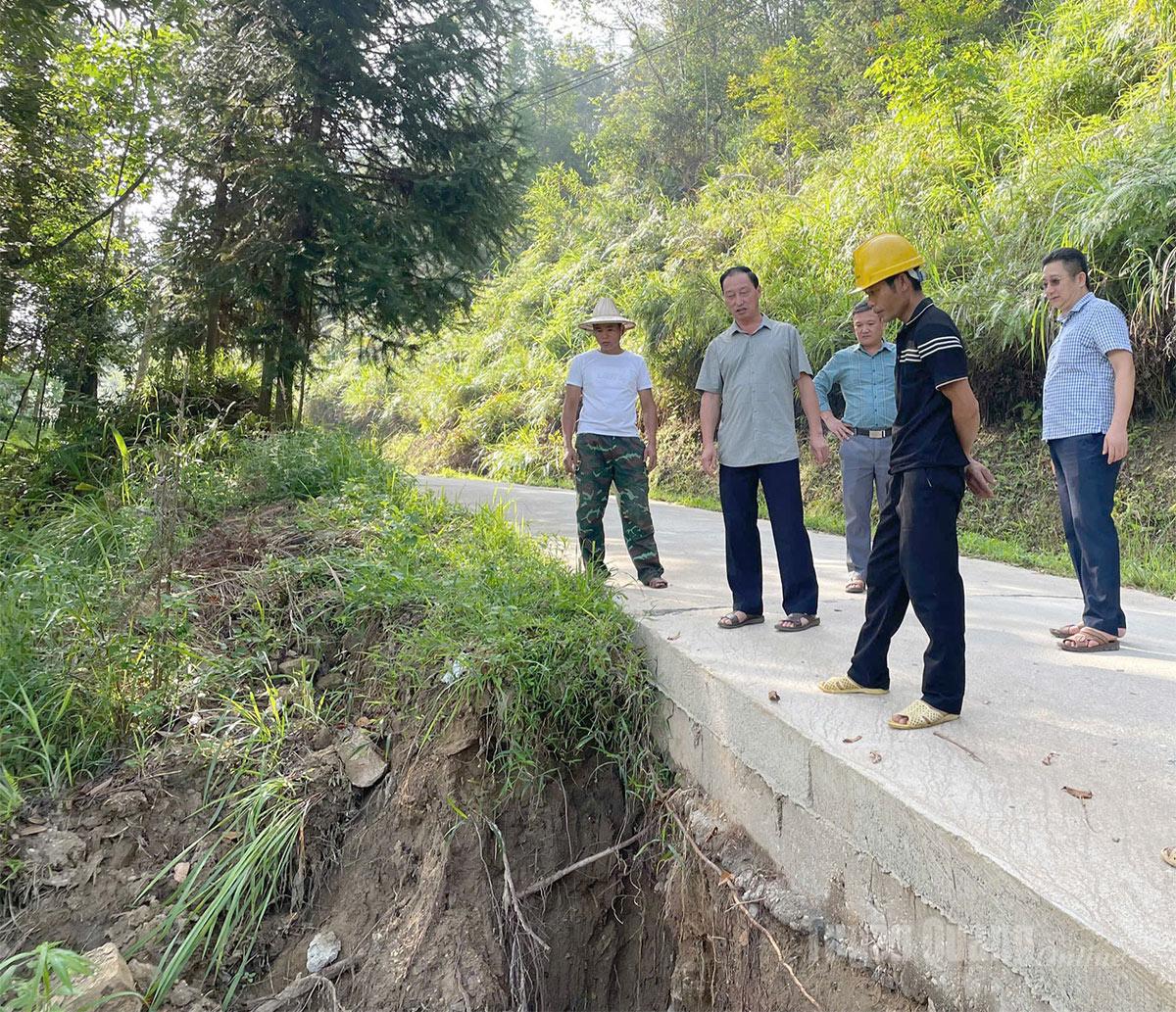 Nhiều tuyến đường giao thông trên trên địa bàn xã Hoàng Su Phì bị sạt lở do mưa lớn trong những ngày qua.