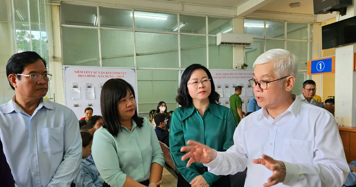Trưởng Đoàn ĐBQH TPHCM khảo sát hoạt động chính quyền cấp xã tại phường Đông Hưng Thuận