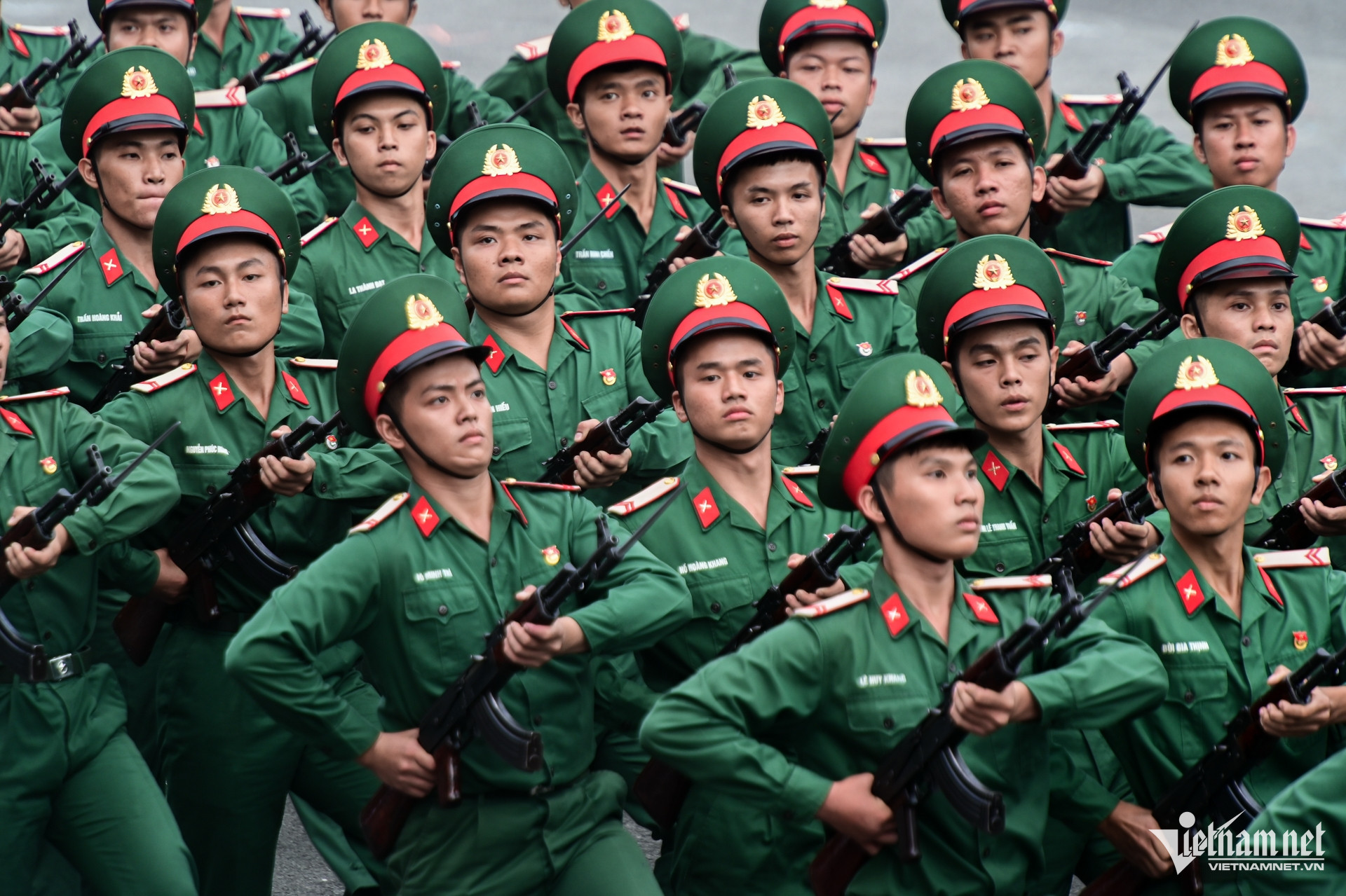 W-ra quân huấn luyện TPHCM   nguyễn huế 35.jpg