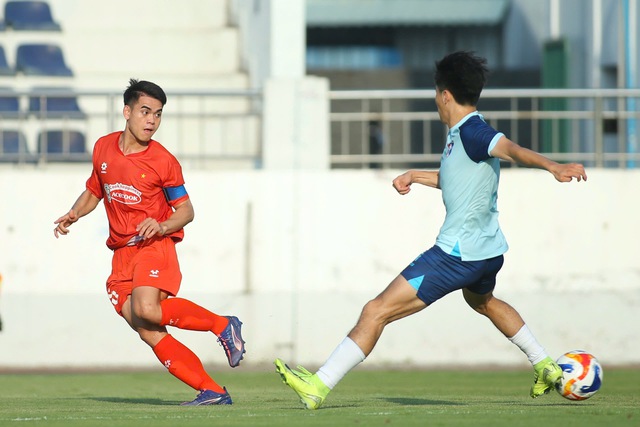 Có ‘vũ khí’ đặc biệt, U.23 Việt Nam quyết không để rơi ngôi vương vào tay đối thủ
- Ảnh 2.