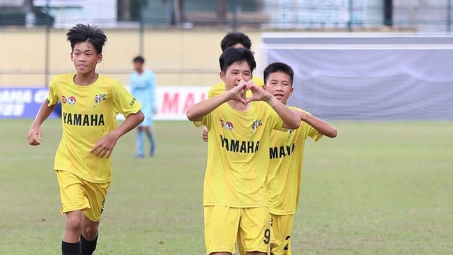 Xác định bốn đội vào bán kết Giải bóng đá thiếu niên U13 toàn quốc - Ảnh 1.
