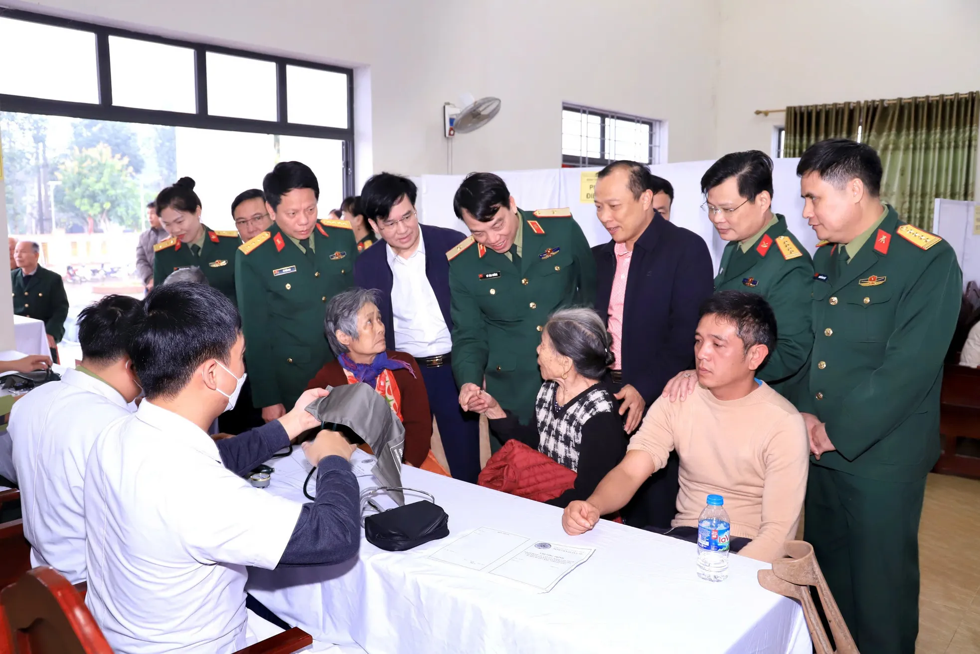 Bộ đội Hậu cần - Kỹ thuật chung tay xóa nhà tạm, giúp đồng bào giảm nghèo ảnh 5