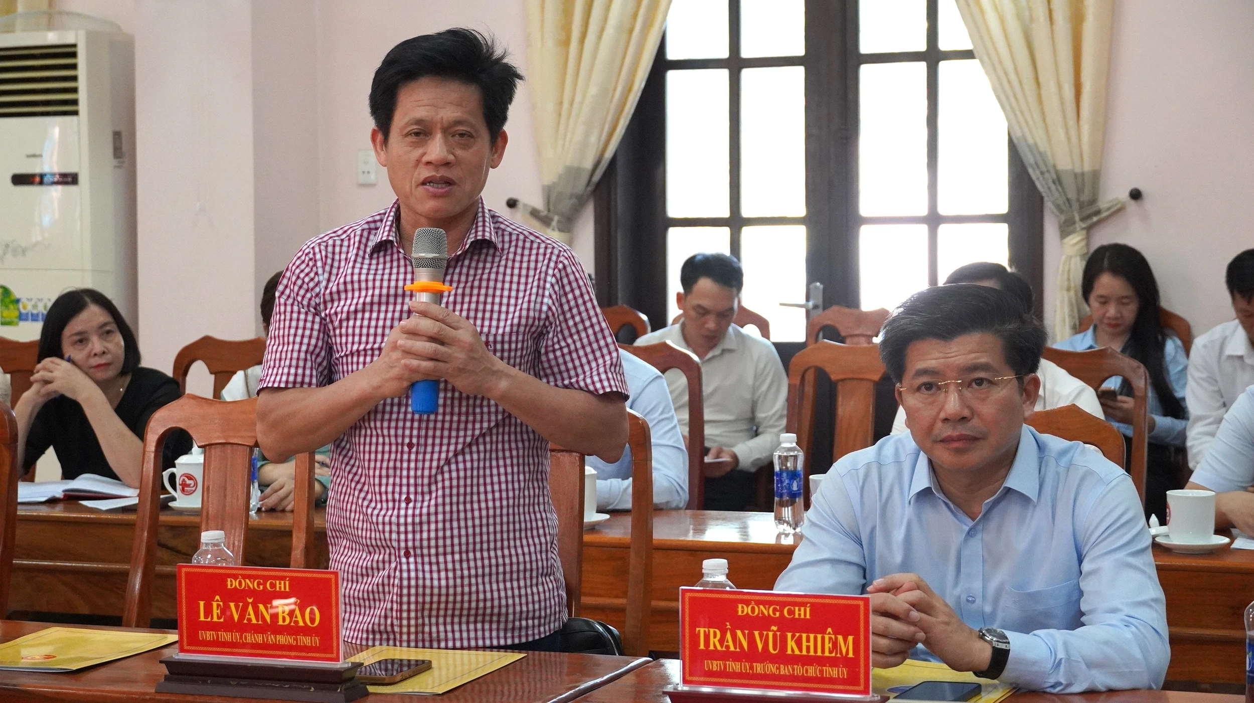 Bí thư Tỉnh ủy Lê Ngọc Quang làm việc với BTV Đảng ủy xã Triệu Phong