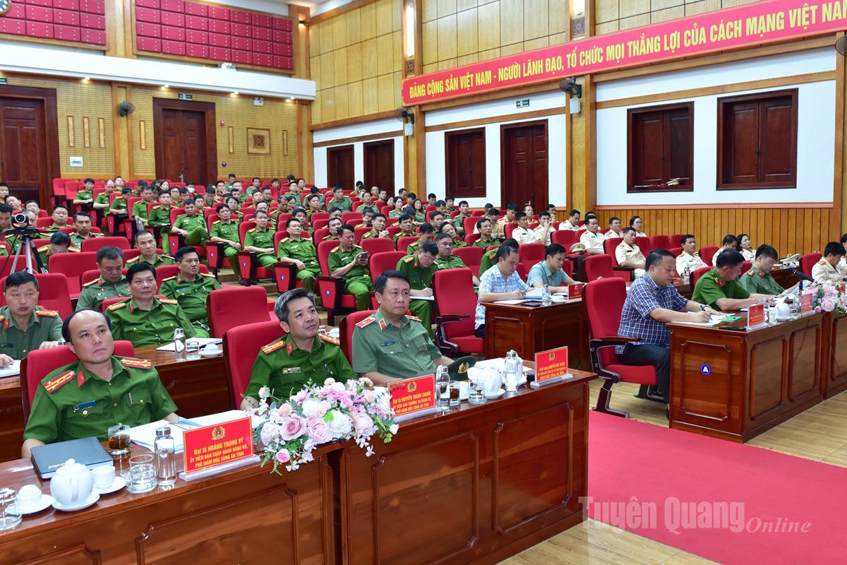 Các đại biểu dự hội nghị.