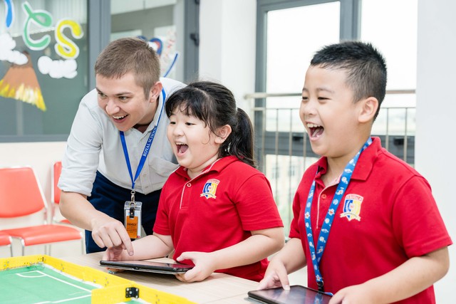 Kết quả Cambridge Checkpoint ấn tượng của Royal School: Điểm tuyệt đối, vượt trung bình quốc tế - Ảnh 4.