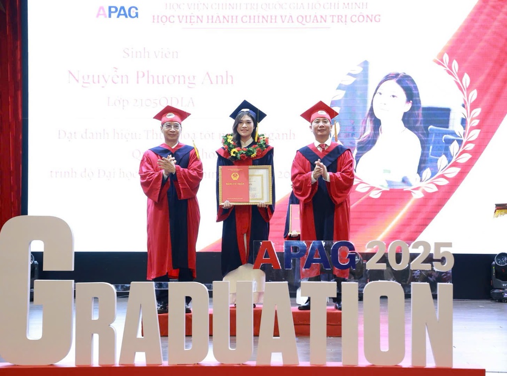 Thế hệ sinh viên đặc biệt “4 năm 3 trường” chính thức tốt nghiệp - 2