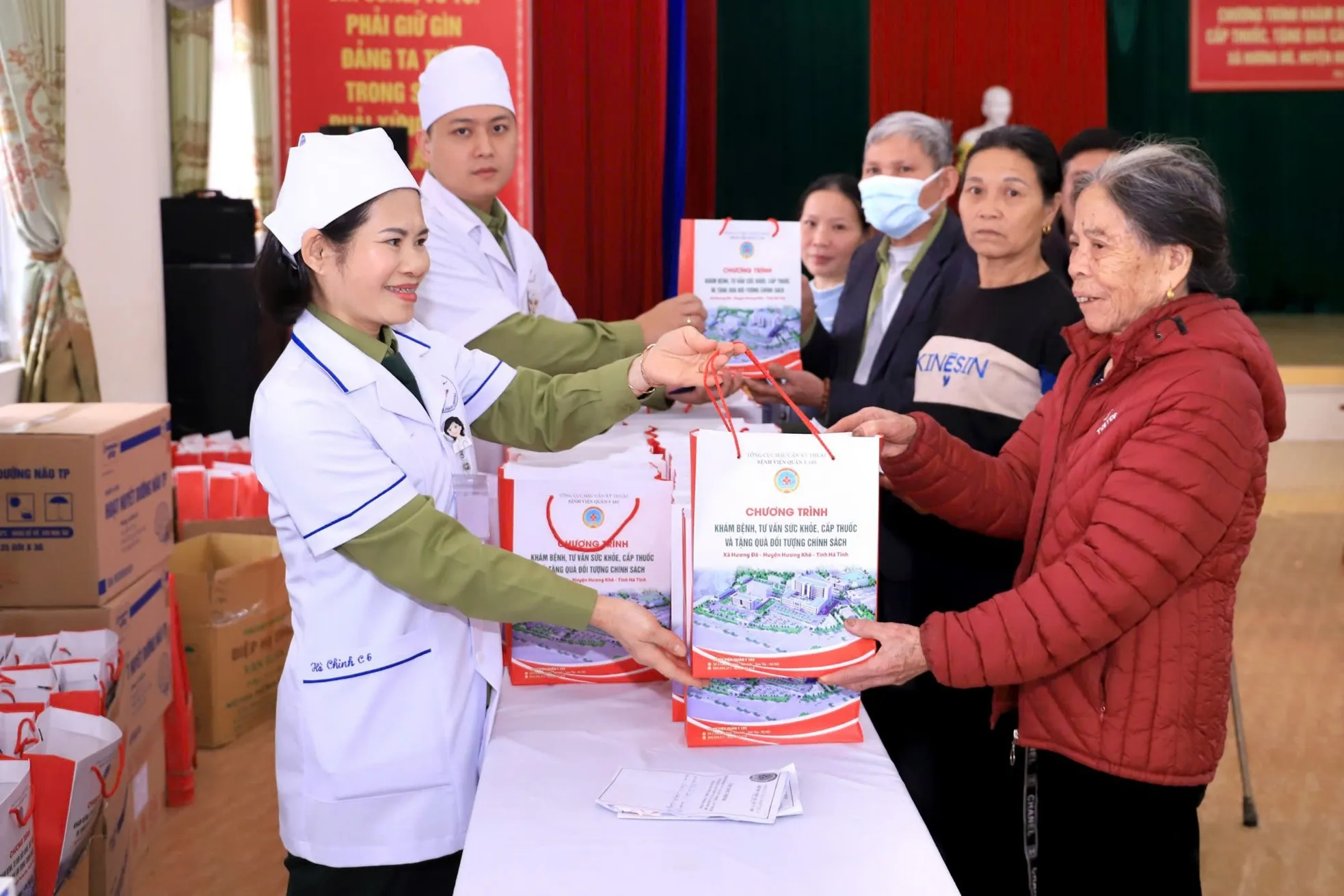 Bộ đội Hậu cần - Kỹ thuật chung tay xóa nhà tạm, giúp đồng bào giảm nghèo ảnh 6