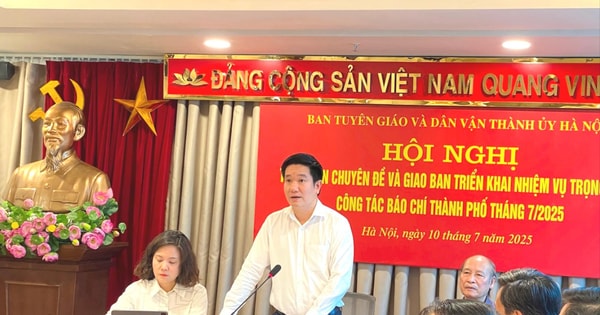 Hanoi maintains smooth payment of benefits to meritorious people