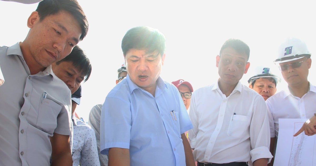Đẩy nhanh tiến độ các dự án trên tinh thần "có mặt bằng tới đâu, thi công tới đó"
