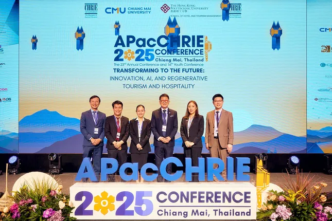 جامعة دوي تان تستضيف مؤتمر APacCHRIE 2028 وتفوز بالجائزة الثالثة لأفضل ورقة بحثية في منتدى APF-2025، الصورة 4