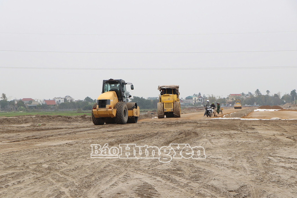 Thi công hạ tầng Cụm công nghiệp Bình Minh.