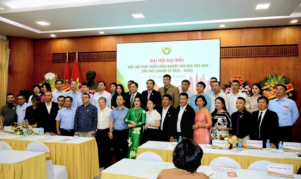 Volkskünstler Vuong Duy Bien „hat“ eine neue Position – Foto 5