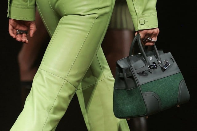 Túi xách Hermès , Prada có thực sự được sản xuất tại Trung Quốc? - Ảnh 2.