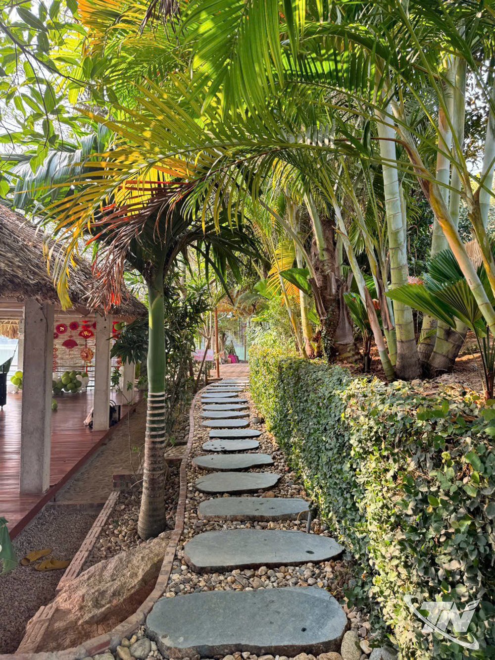 Lối đi bình yên trên đảo.