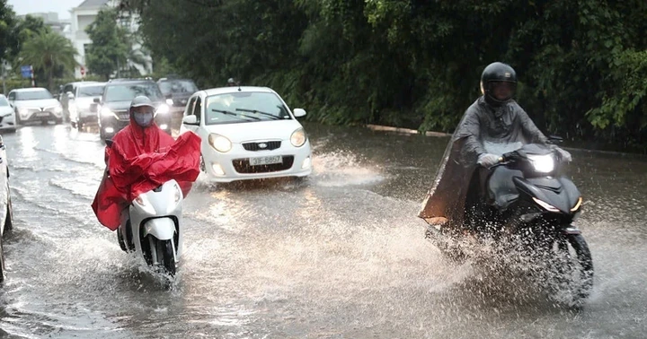 Thời tiết ngày 11/7: Mưa lớn diện rộng, cảnh báo lũ quét ở Bắc Bộ và Trung Bộ