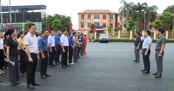 ឃុំ Phuc Tho បើកយុទ្ធនាការអនាម័យបរិស្ថាន ដើម្បីស្វាគមន៍មហាសន្និបាតបក្ស។