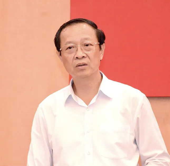 Lương cao, luật mới: Dạy thêm chưa có hồi kết? ảnh 1