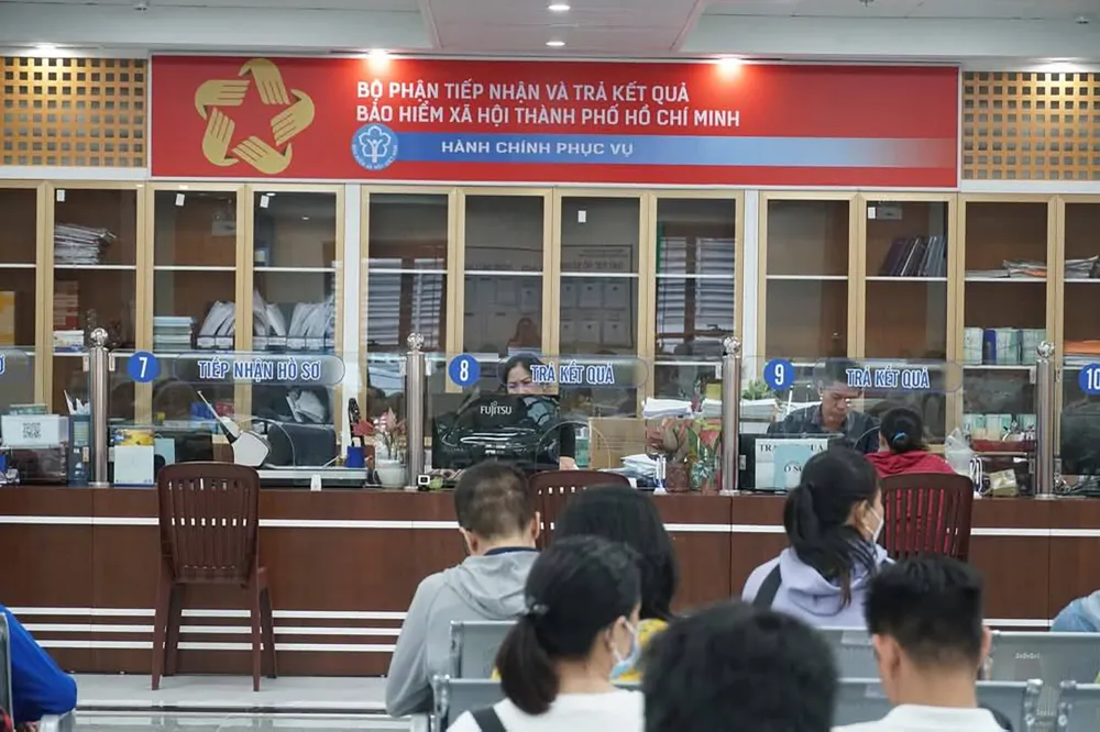 ផ្សព្វផ្សាយ​វិបផតថល​ព័ត៌មាន​អេឡិចត្រូនិក និង​បណ្តាញ​បណ្តាញ​សង្គម​របស់​ក្រុមហ៊ុន​ធានារ៉ាប់រង​សង្គម​ហូជីមិញ
