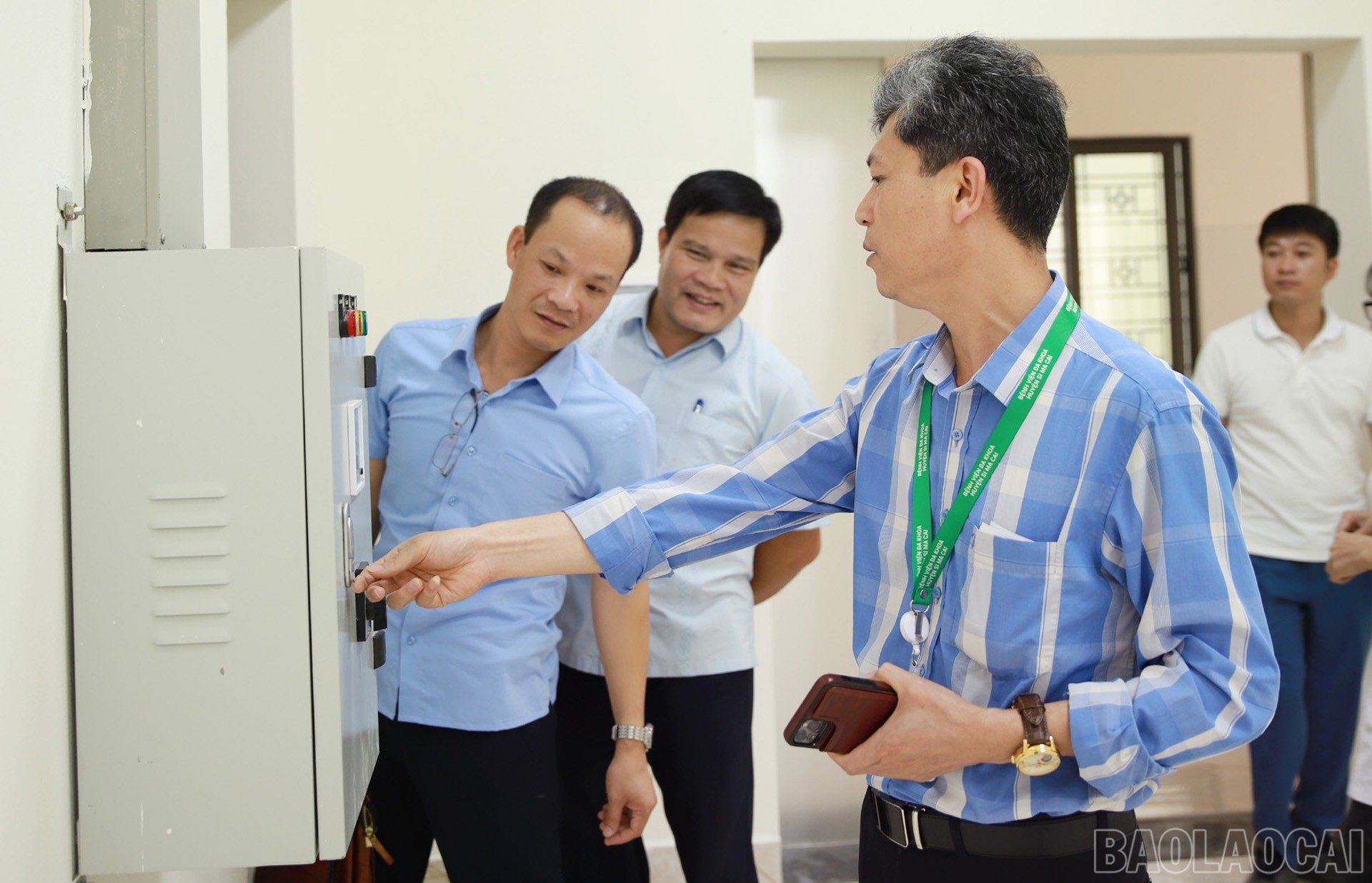 baolaocai-br_check-up-of-three-teachers-of-rooms-2.jpg