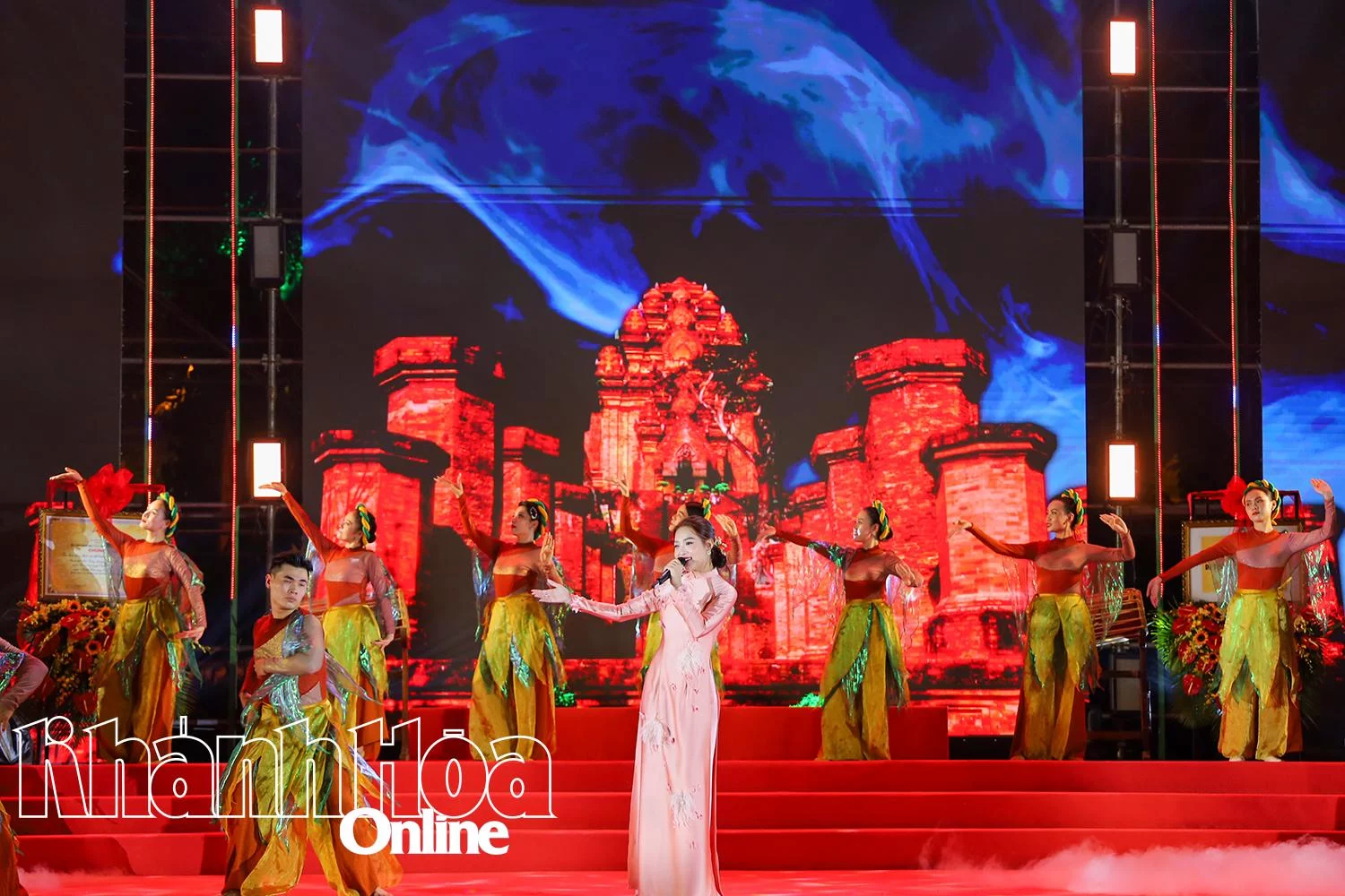 Ca sĩ Đồng Diệu Ly thể hiện ca khúc “Xứ Trầm”