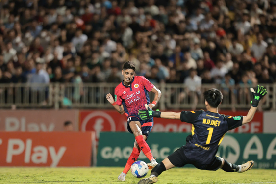 Cầu thủ nước ngoài giúp nâng tầm V-League?- Ảnh 1.