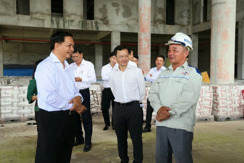 Chủ tịch UBND TP. Cần Thơ kiểm tra dự án nghìn tỷ bỏ hoang- Ảnh 2.