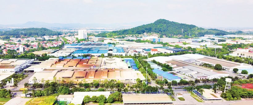 Thành phố Vĩnh Yên, tỉnh Vĩnh Phúc (cũ) nay trở thành hai phường Vĩnh Phúc và Vĩnh Yên thuộc tỉnh Phú Thọ là nơi phát triển các khu công nghiệp đa ngành, thu hút các lĩnh vực sản xuất, điện tử, thiết bị, điện, điện lạnh, sản xuất phụ tùng ô-tô, xe máy, kim loại... Ảnh: Anh Quân