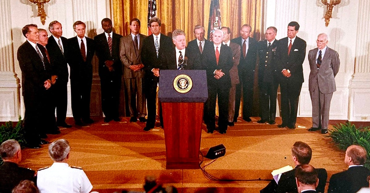 Xem lại thời khắc Tổng thống Bill Clinton tuyên bố bình thường hóa quan hệ với Việt Nam 30 năm trước
