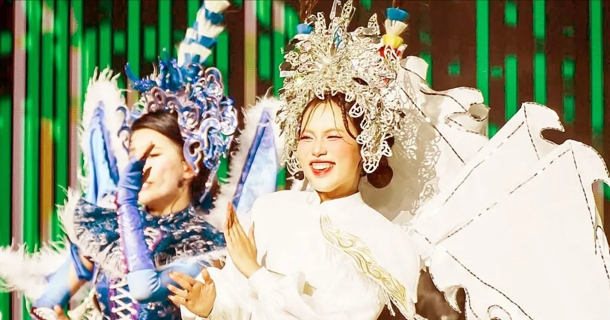 Sublimation of folk music on the international stage