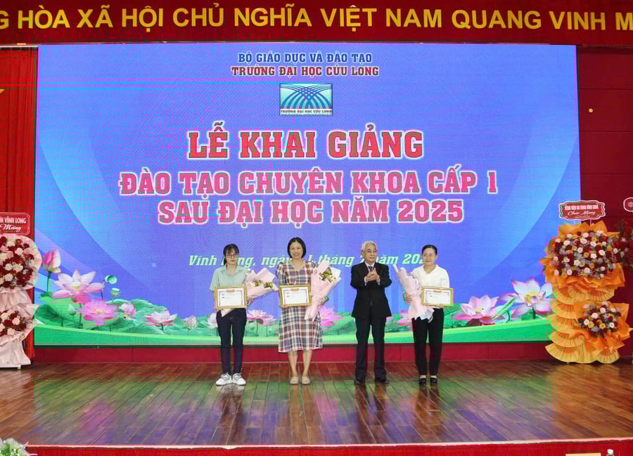 dhcl-khai-giang-ck-3.jpg