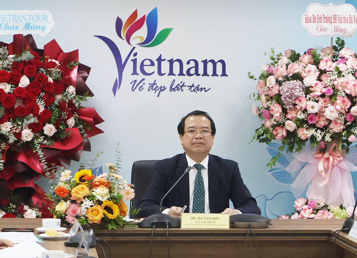 Việt - Nga tăng cường hợp tác du lịch, tạo thuận lợi cho du khách qua lại hai nước - Ảnh 1.