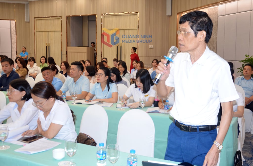 Đại biểu của Công ty CP Than Vàng Danh nêu câu hỏi liên quan đến thực hiện chế độ BHXH, BHYT cho người lao động.