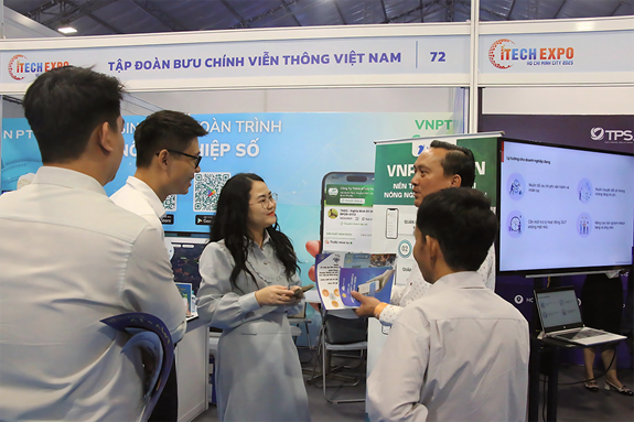 VNPT giới thiệu bộ giải pháp chuyển đổi số cho nông dân và hộ, cá thể kinh doanh tại iTECH EXPO 2025
