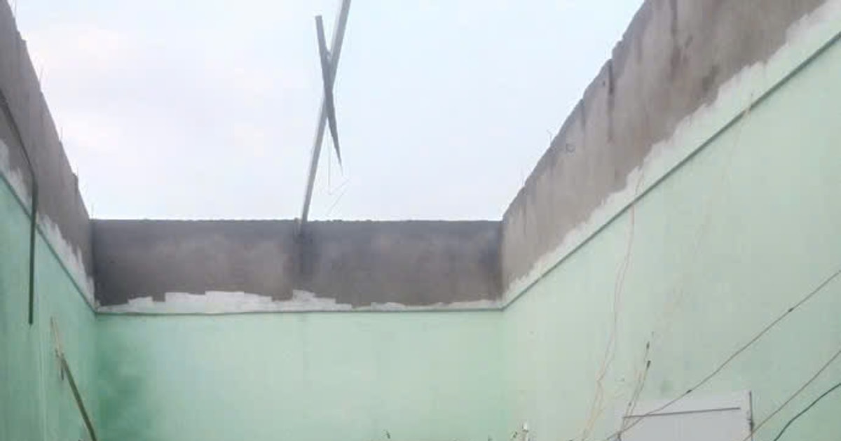 Xã Hồng Thái: Mưa, gió mạnh gây tốc mái nhà nhiều hộ dân