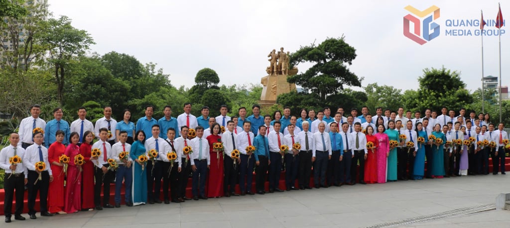 Dịp này có 220 đảng viên công nhân tiêu biểu được tuyên dương.