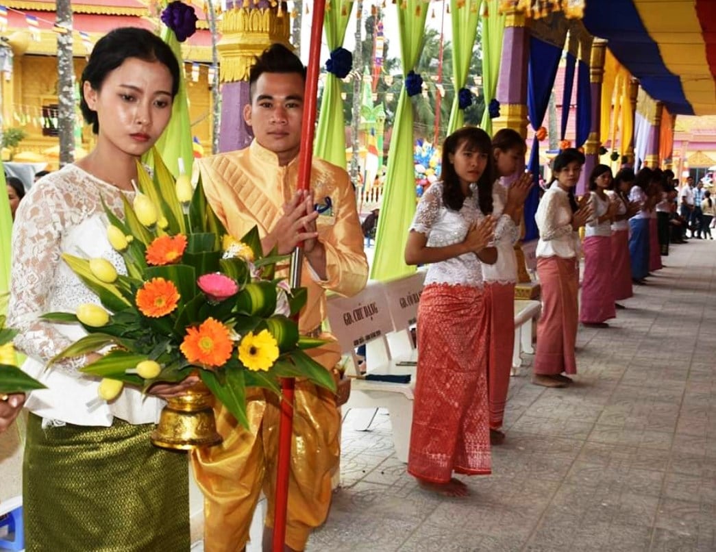 26_20_mot-buoi-le-cua-nguoi-khmer-o-chua-cu-la.jpg