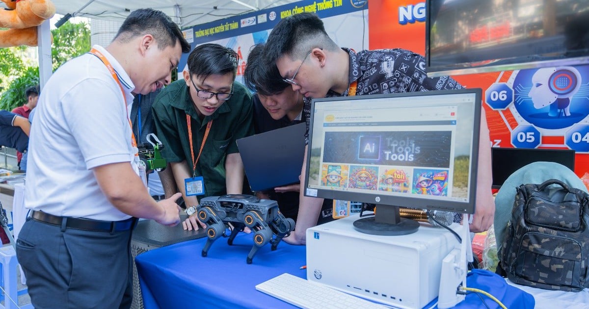 HUFLIT 2025 với loạt ngành 'đón sóng' thị trường lao động