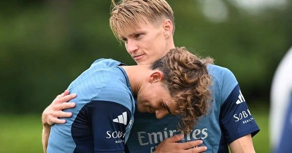 Arsenal ប្រកាស​ក្រុម​ត្រៀម​បើក​រដូវ​កាល​ជាមួយ​នឹង​ការ​ភ្ញាក់​ផ្អើល​ធំៗ