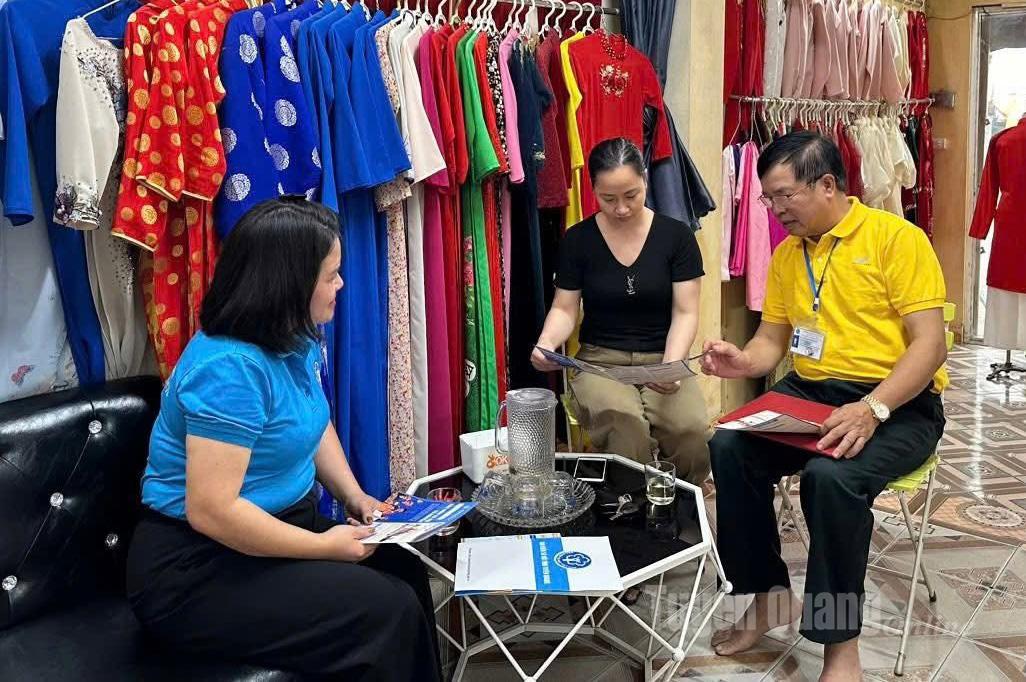 Bảo hiểm xã hội khu vực XIX phối hợp tuyên truyền chính sách Bảo hiểm xã hội 
tự nguyện cho lao động tự do.