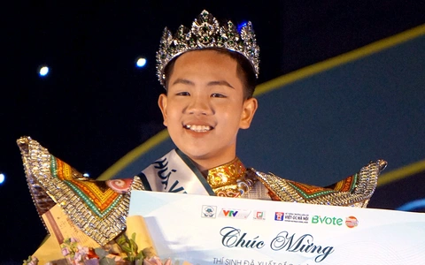 លោក Wang Annam បានឈ្នះពានរង្វាន់ Global Youth Tourism King 2025