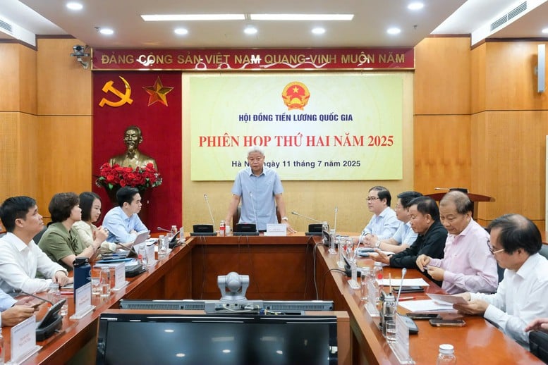 'Chốt' trình Chính phủ phương án tăng lương tối thiểu vùng 7,2% từ ngày 1/1/2026- Ảnh 1.