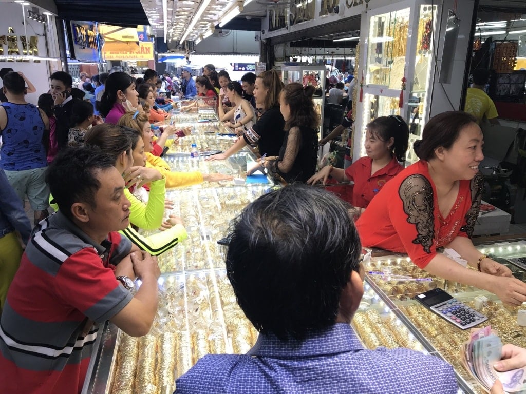 Giá vàng chiều nay 11.7: Tăng mạnh hàng loạt