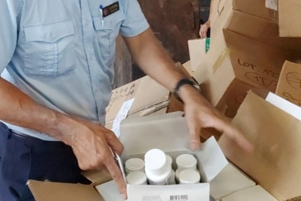 Sở Y tế TPHCM chỉ đạo khẩn vụ 10.000 chai nước hoa giả - 2