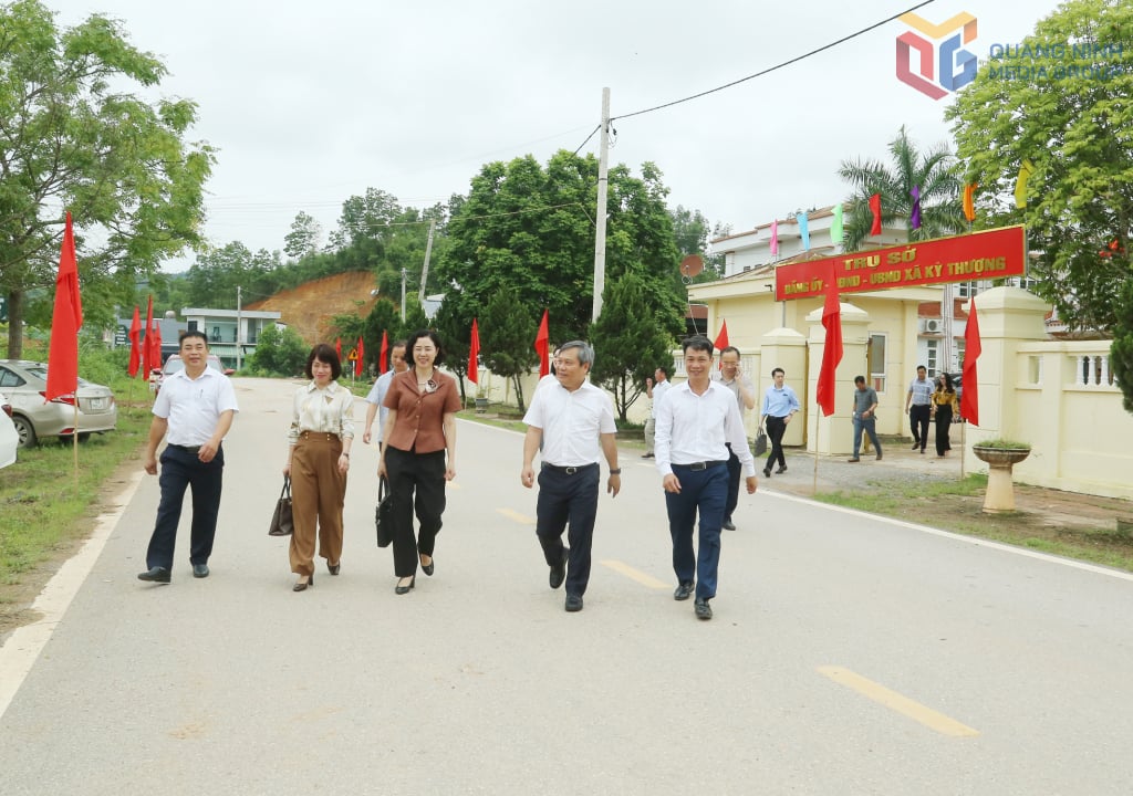 Đồng Vũ Đại Thắng, Ủy viên Trung ương Đảng, Bí thư Tỉnh ủy, Trưởng Đoàn ĐBQH tỉnh đã đi kiểm tra công tác vận hành mô hình chính quyền địa phương 2 cấp tại xã Kỳ Thượng.