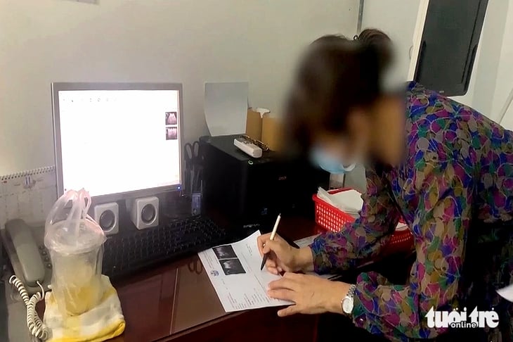 Sở Y tế TP.HCM công bố đường dây nóng chống 'vẽ bệnh, moi tiền' cho hơn 14 triệu dân - Ảnh 1.