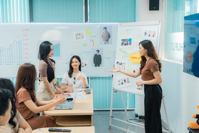 HUFLIT 2025 với loạt ngành 'đón sóng' thị trường lao động- Ảnh 2.