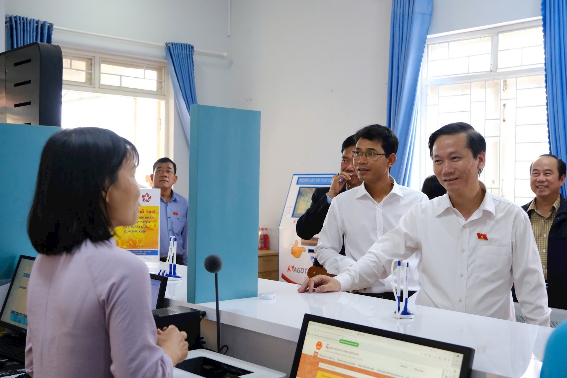 គណៈប្រតិភូរដ្ឋសភាខេត្ត Lam Dong បានទៅទស្សនាមជ្ឈមណ្ឌលរដ្ឋបាលឃុំ Dam Rong 2។