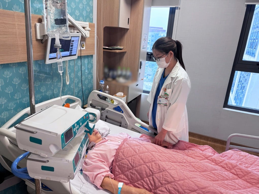 Nội soi ngược dòng ERCP cứu sống bệnh nhân có sỏi 0,5cm tắc ống mật chủ - 1
