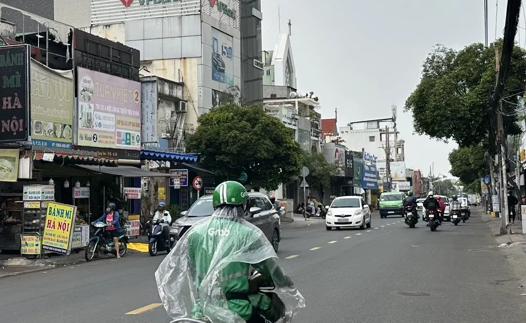 TPHCM: Tìm phương án hạn chế phương tiện giao thông có mức độ phát thải cao
