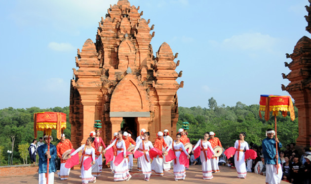 បន្តដំណើរស្វែងរកបេតិកភណ្ឌក្នុងមូលដ្ឋានជាមួយសហគមន៍ចាមធំជាងគេក្នុងប្រទេស